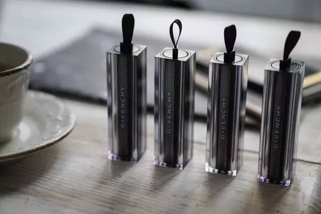 「昕薇FM」这些礼物送女生不贵又有品位，你的男票不用再犯愁了！