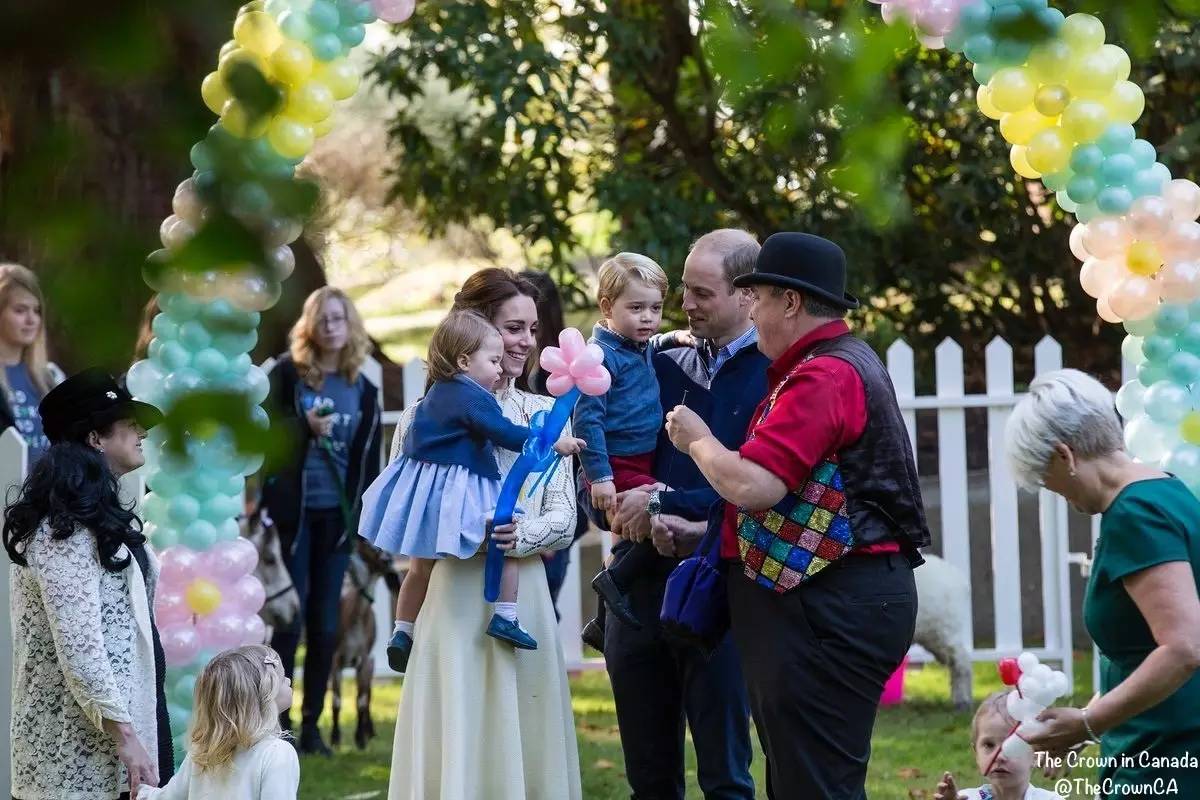 全世界最萌的两个时髦榜样，衣橱里都有什么好东西？