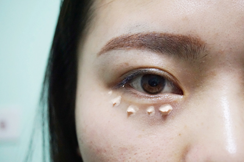 olay眼部精华霜,一抹立显化妆品