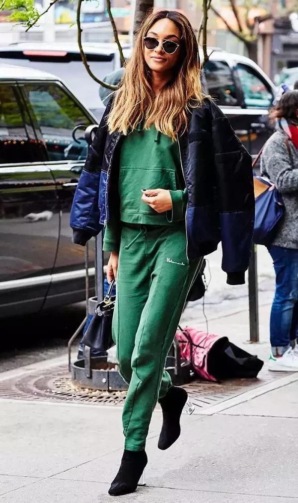 看杨幂职场着装如何搭配,袁姗姗和杨幂同款运动装