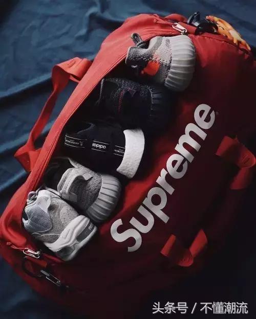 假的supreme一眼能看出来吗,真假supreme鞋子