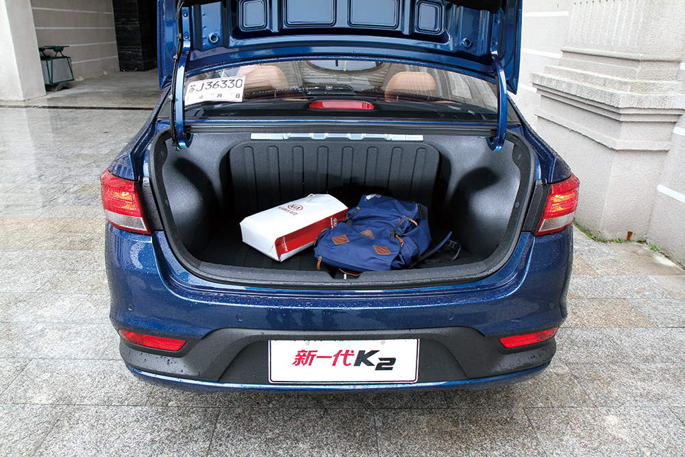 青春永驻2001,17年起亚k2自动挡试驾视频