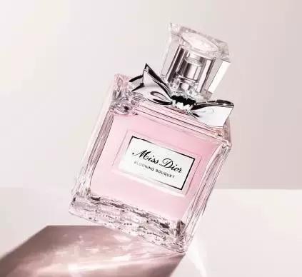 摇身一变行走的荷尔蒙,为你召唤新年新恋情的5款诱人香水