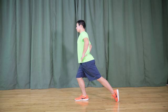 跑后正确拉伸动作教程避免粗腿,如何短跑后拉伸