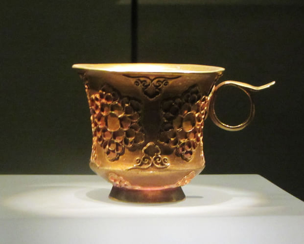 隋唐黄釉酒器价格,隋唐时期的酒器