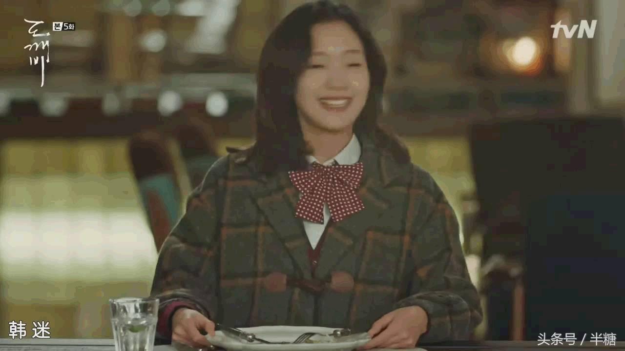 鬼怪金高银同款大衣,鬼怪女主绿色卫衣什么牌子