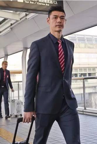 球星穿西装最帅,足球运动员穿西装最帅