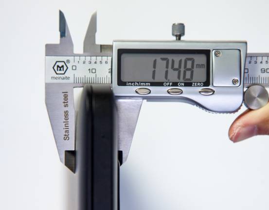 雷蛇灵刃razerbladepro,雷蛇买灵刃14还是灵刃15