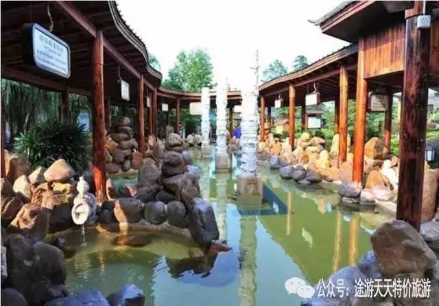 泡温泉上档次,冬天温泉真舒服