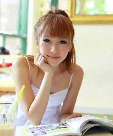 韩系女生学院风发型,学院风西装直发还是卷发