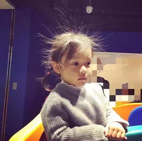 头发毛躁容易起静电用什么洗发水,头发疯狂掉跟换了洗发水有关系吗