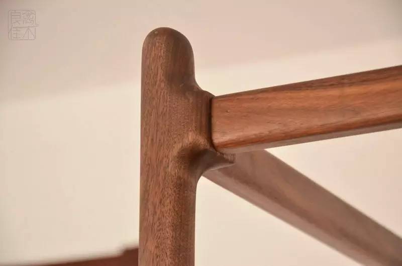 青岛实木定制床,珠海定制简约实木床