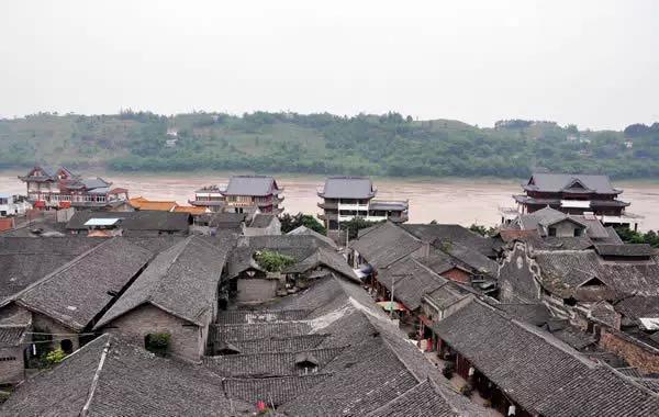 成都周边一天自驾游去哪里,春节成都附近3天自驾游哪里耍