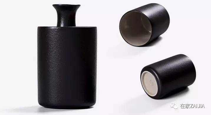 年夜饭香喷喷举起酒杯敬家人,年夜饭的碗和酒杯