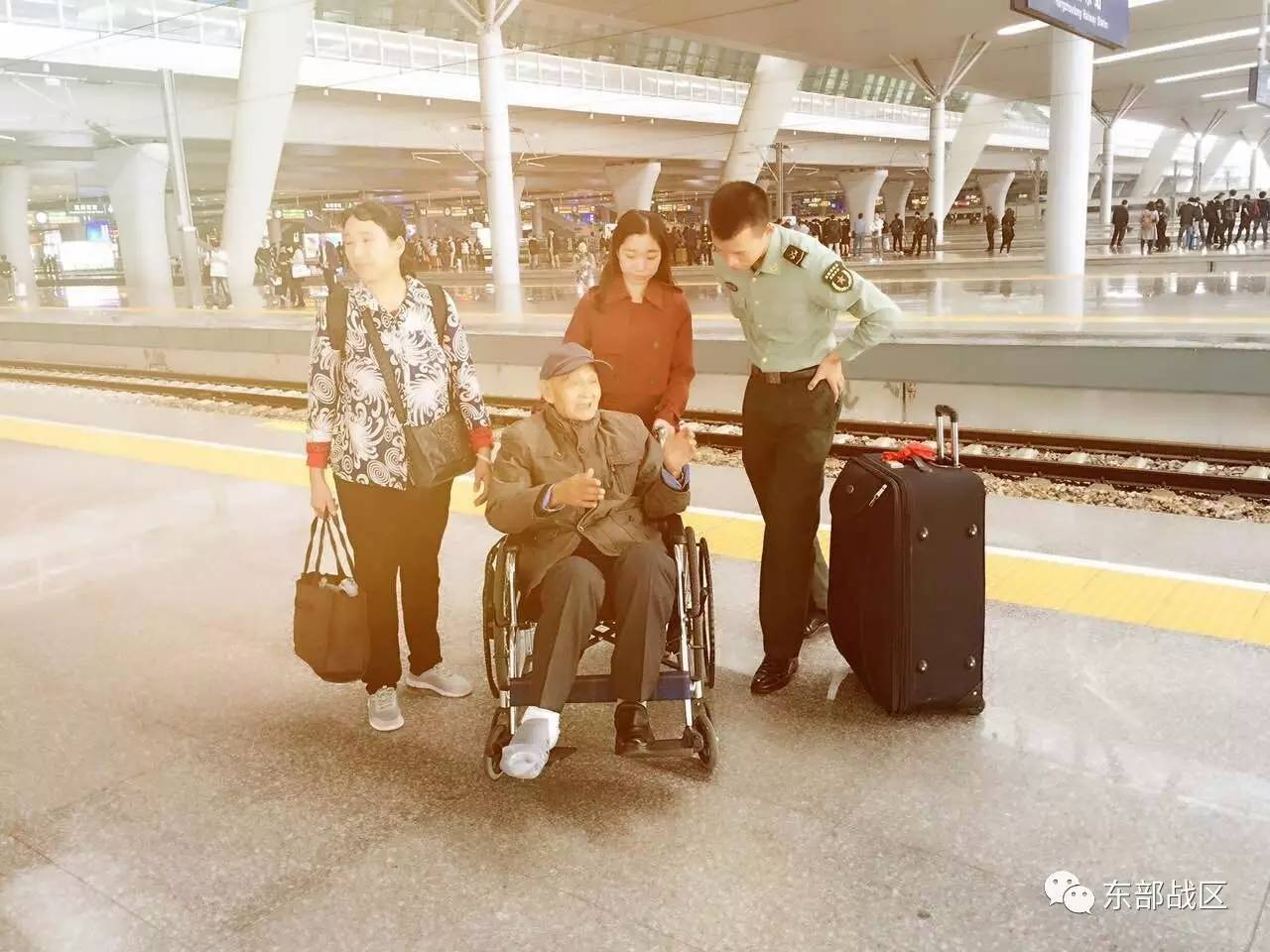 偷偷从战友朋友圈下了几张生活照，有点小感动！