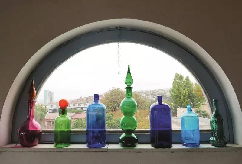 聂鲁达说,没有玩具我就没法活!那么,来看看大诗人怎么活的吧