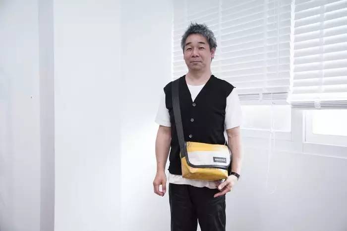 55岁老头开二手店,55岁大叔开10平方小店日卖500多