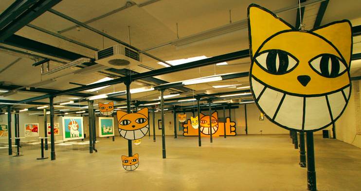 有一个街头艺术家把一只猫涂遍了巴黎，后来它遍布了全世界