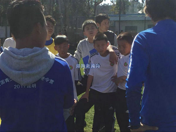 三台县足球青训,三台少儿学踢球