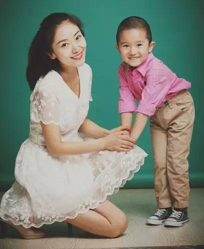 艾蔻：杀手也有小时候丨女诗人访谈