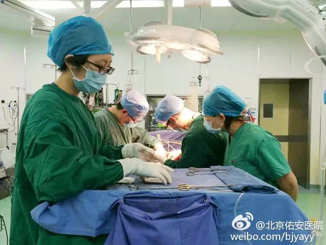 「康健」火车站？机场？NO！节后各地医院都被挤爆了！人山人海，堪比春运……