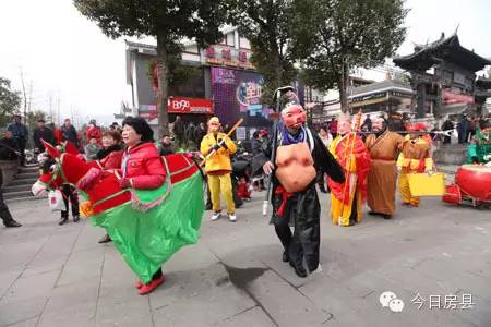 房县正月十三文艺巡游现场回播,房县文艺大巡游录像