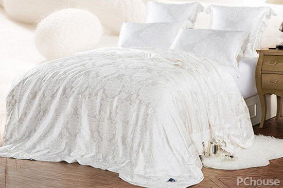 什么样的蚕丝被才是正宗的,手工蚕丝被和品牌蚕丝被哪个好