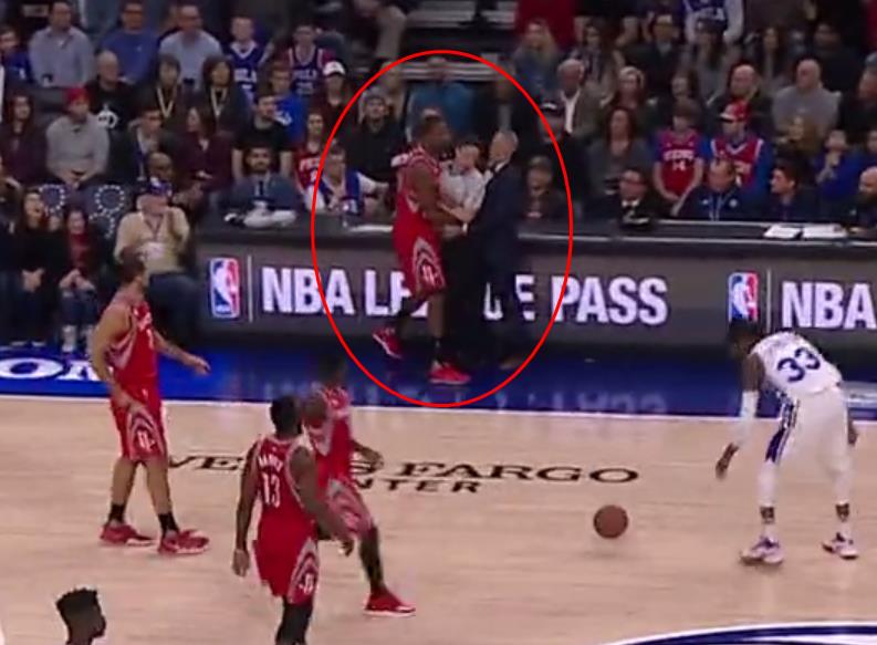 阿里扎太幸福了，“胸推”女裁判还不吃T，想想以前那两个倒霉蛋