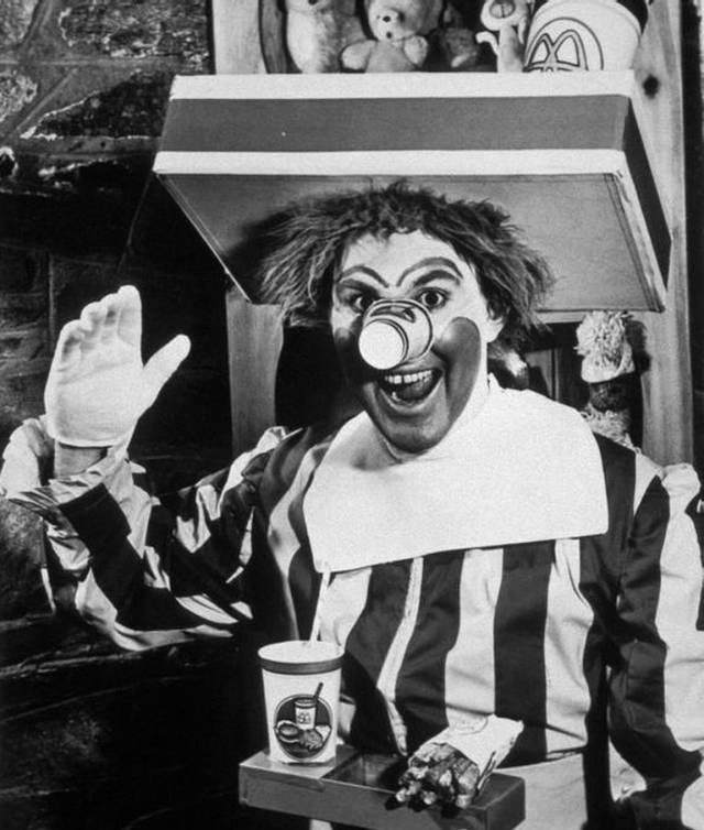 25张好莱坞名人青涩照,明星希拉里惊艳的照片