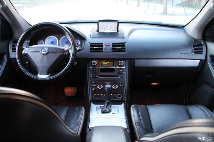 沃尔沃xc90北欧经典3.2排量二手车,沃尔沃xc90和沃尔沃S90对比