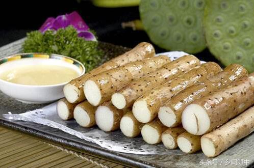 冬季皮肤干燥头皮屑多怎么办,冬天头皮屑特别多皮肤干燥缺什么