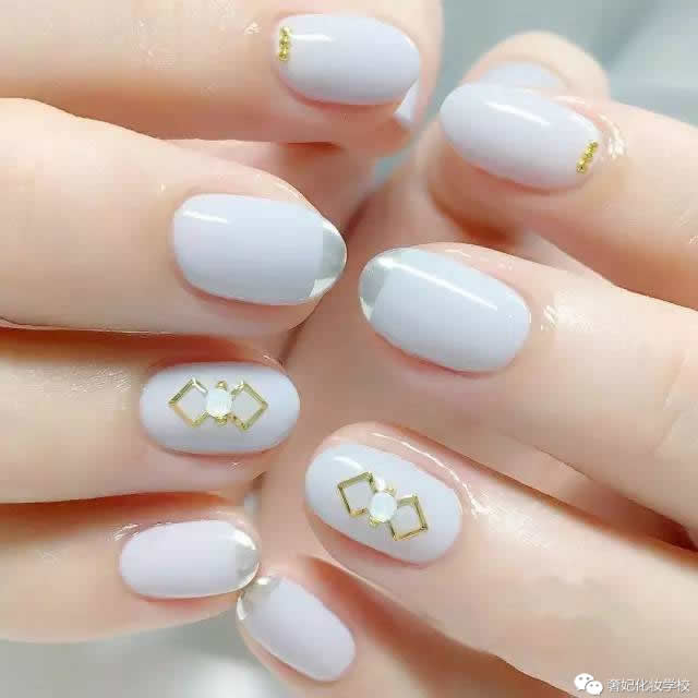 一不小心就让你怦然心动的：22款精致美甲