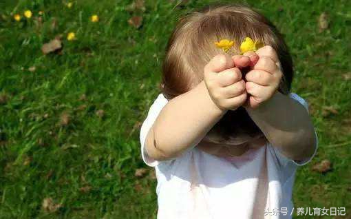 宝宝性格内向怕被欺负怎么办,孩子胆小被欺负怎么引导