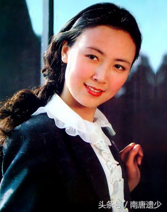 出道多年不火26岁嫁功夫巨星,24岁出道凭一剧爆红后26岁嫁同行