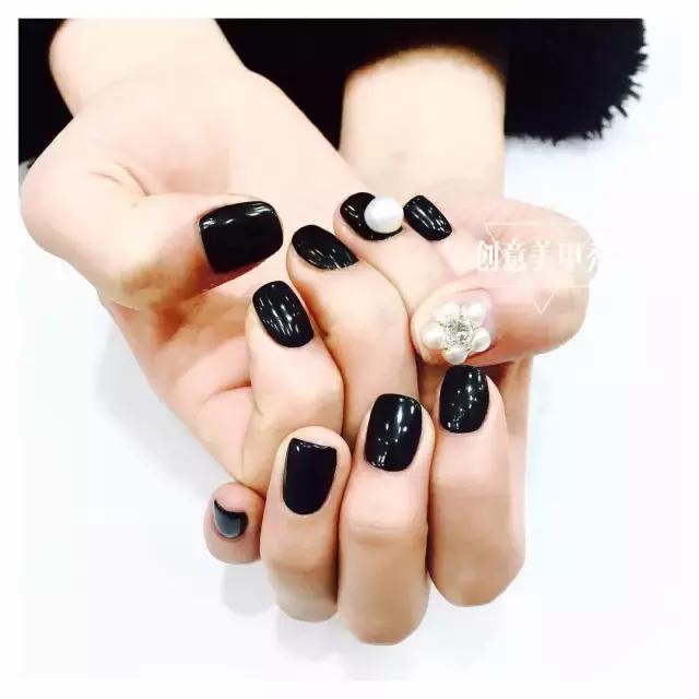 永不过时的5款美甲你做过几款,再不做美甲就要疯了音频