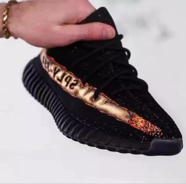 假yeezy有哪些,穿假yeezy能看出来吗