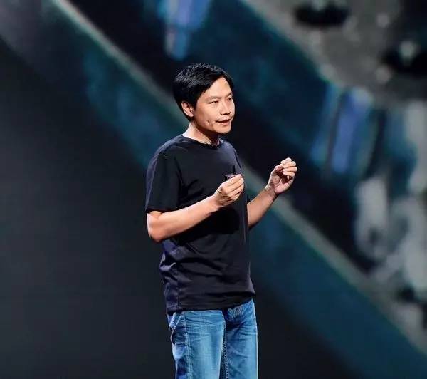 三流大学毕业逆袭成上市CEO，难怪他3个月能减40斤！