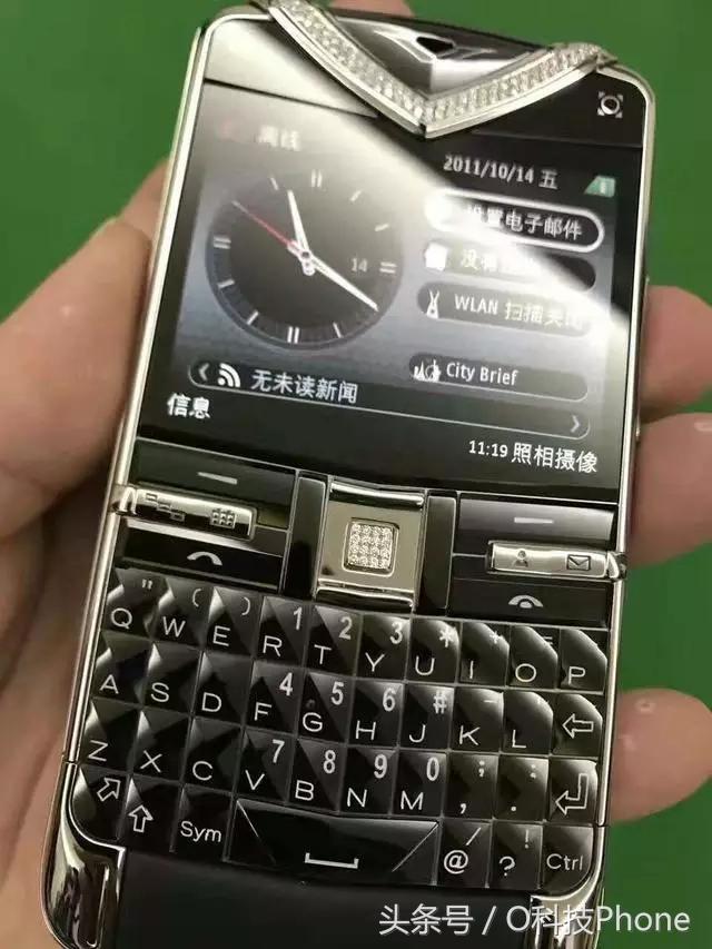 诺基亚手机致敬经典,诺基亚2010年全面屏手机