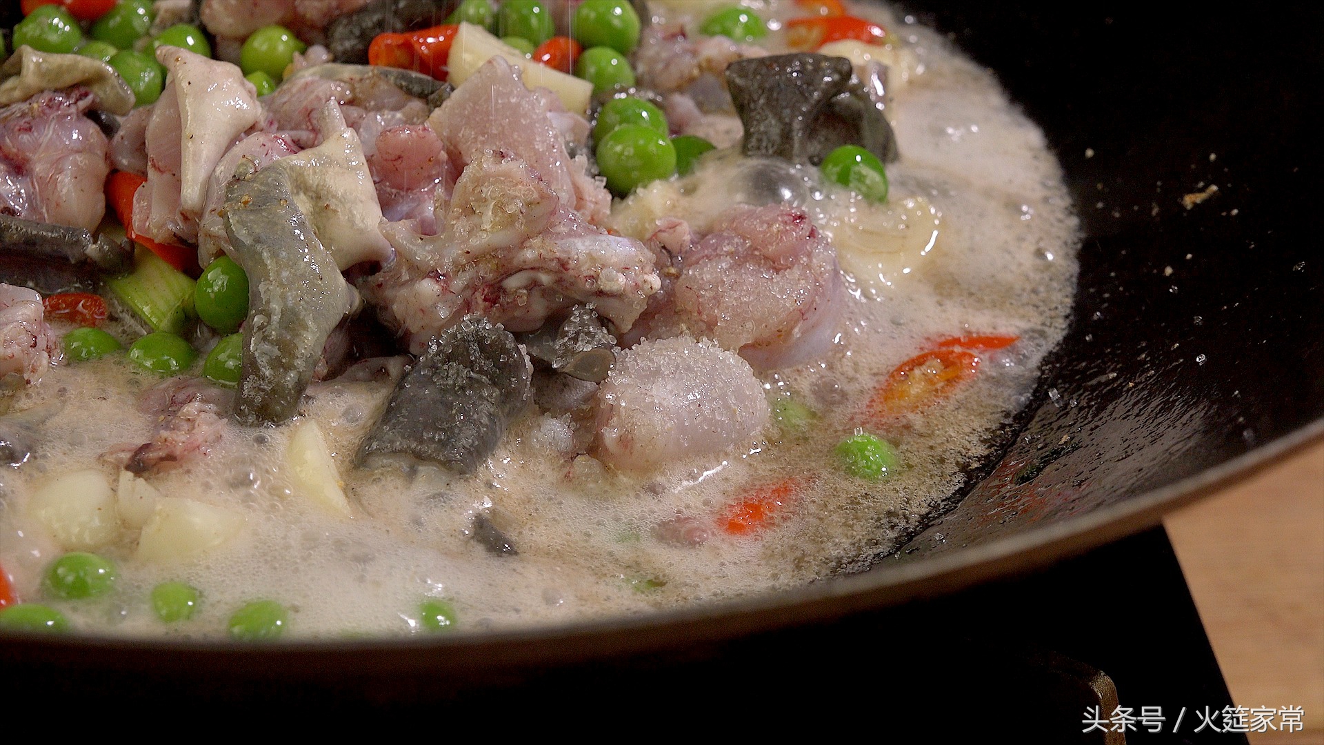 牛蛙怎么烧又嫩又好吃,卤牛蛙怎么让肉不散