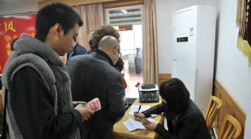 通过中介找工作很傻吗,天津找工作必须通过中介吗