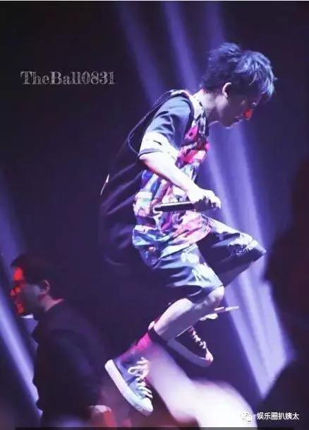 张杰大张伟综艺节目是什么,张杰下腰唱高音