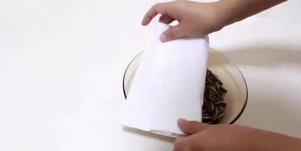 坚果受潮怎样用烤箱恢复酥脆,坚果受潮了怎么恢复酥脆微波炉