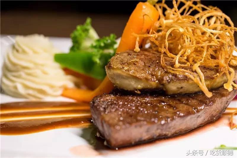 最火的足球主题餐厅,足球主题餐吧