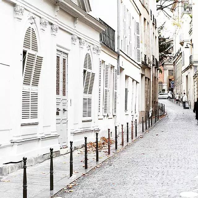 这个肉乎乎身高不到160的女孩,却被网评为最美时尚教主!