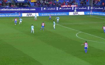 实况2018精彩进球托雷斯倒钩,托雷斯中场倒钩进球