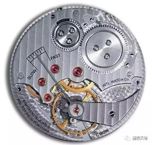 我看着你转身离去,我看见一棵树