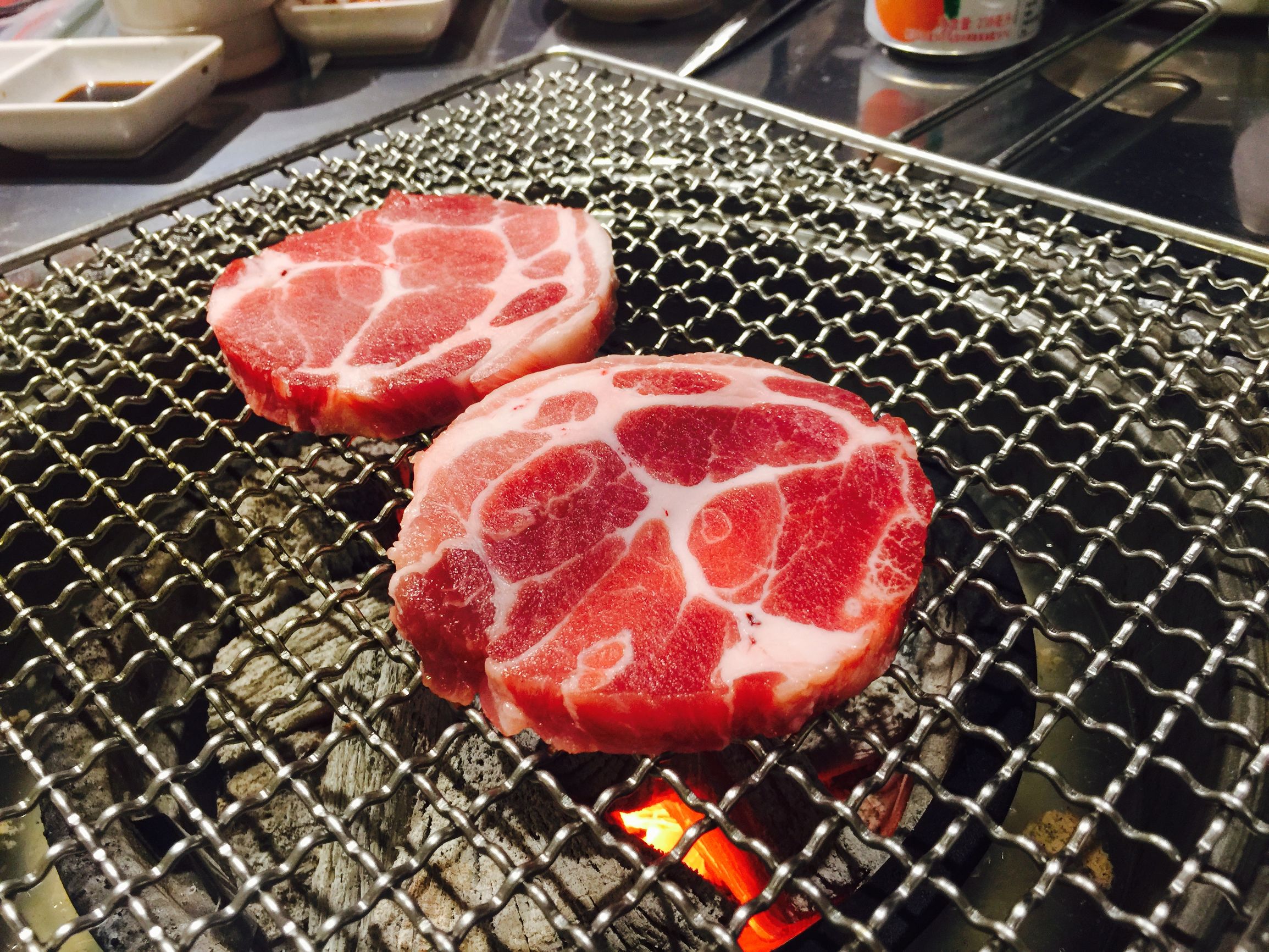 缸筒屋韩国烤肉,缸桶屋韩国烤肉视频