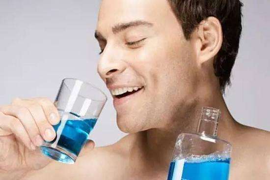 为什么晚上刷了牙，睡醒一觉还是会口臭？