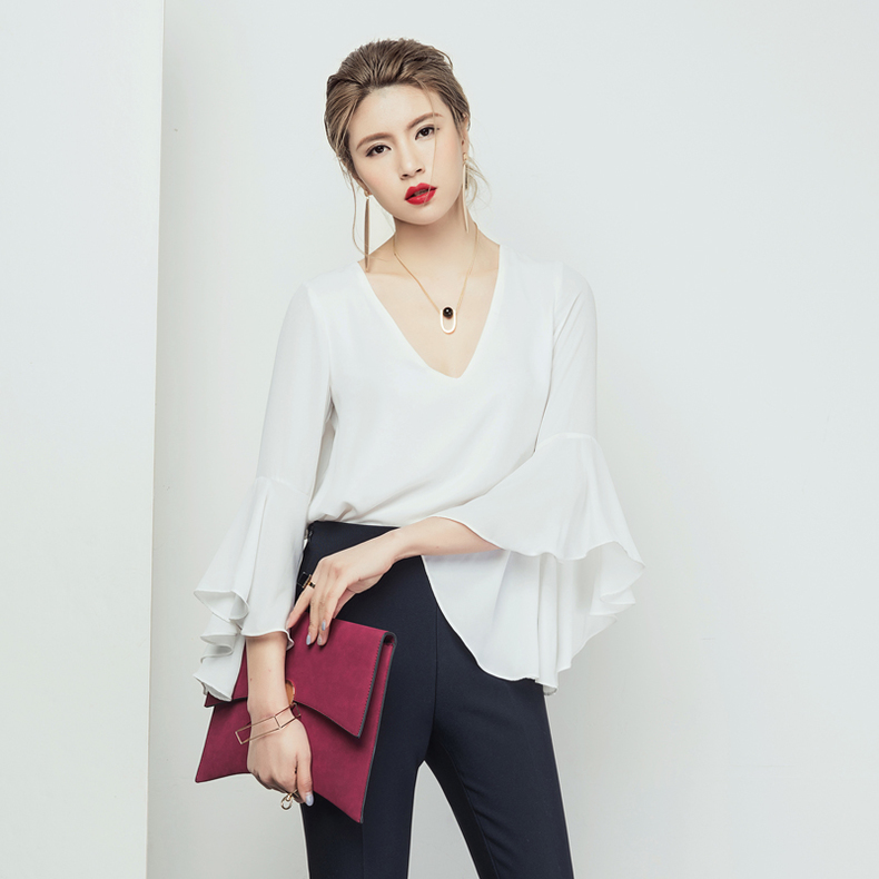 v领雪纺衫飘逸灵动修炼显瘦功力,飘逸雪纺衫加持甜美清新惹人爱