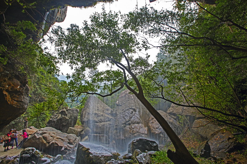 雨天永泰百漈沟景区,别有洞天溶洞